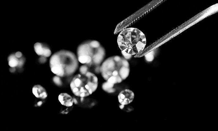 Cara Memilih Berlian Asli Agar Tidak Salah Membeli