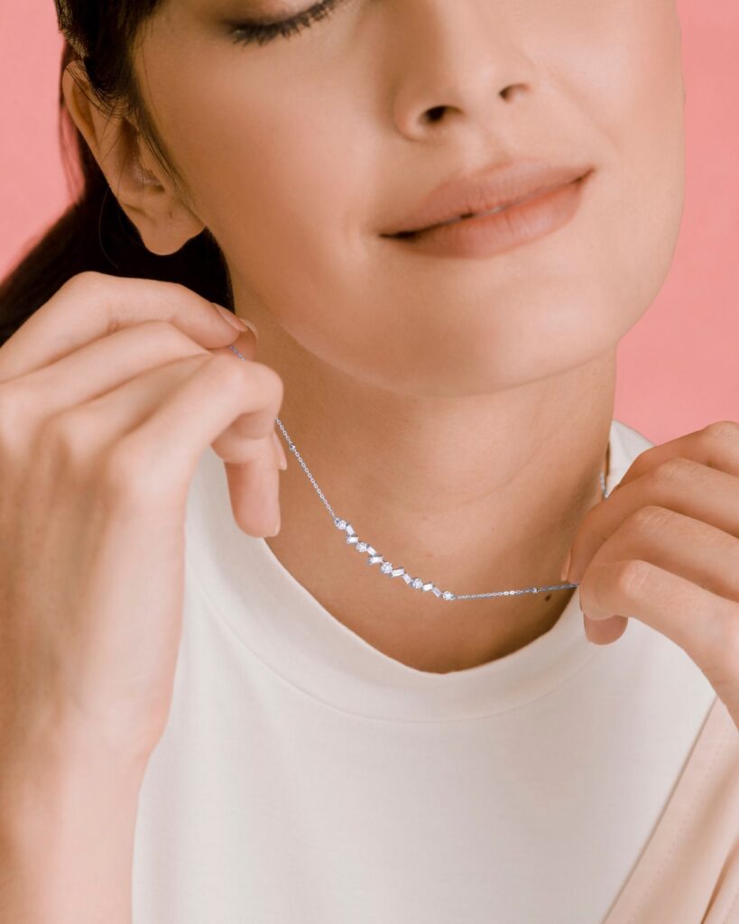 7 Model Liontin untuk Kalung Berlian Anda