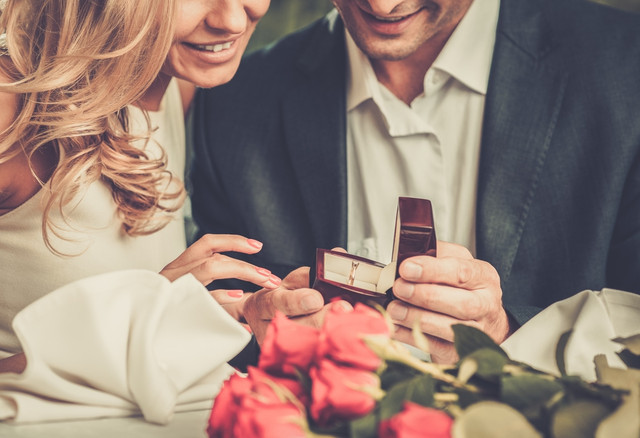 Mengapa Solitaire Ring Menjadi Engagement Ring Terbaik?